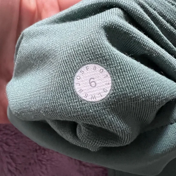 lululemon train times 7/8 leggings - Picture 5 of 11